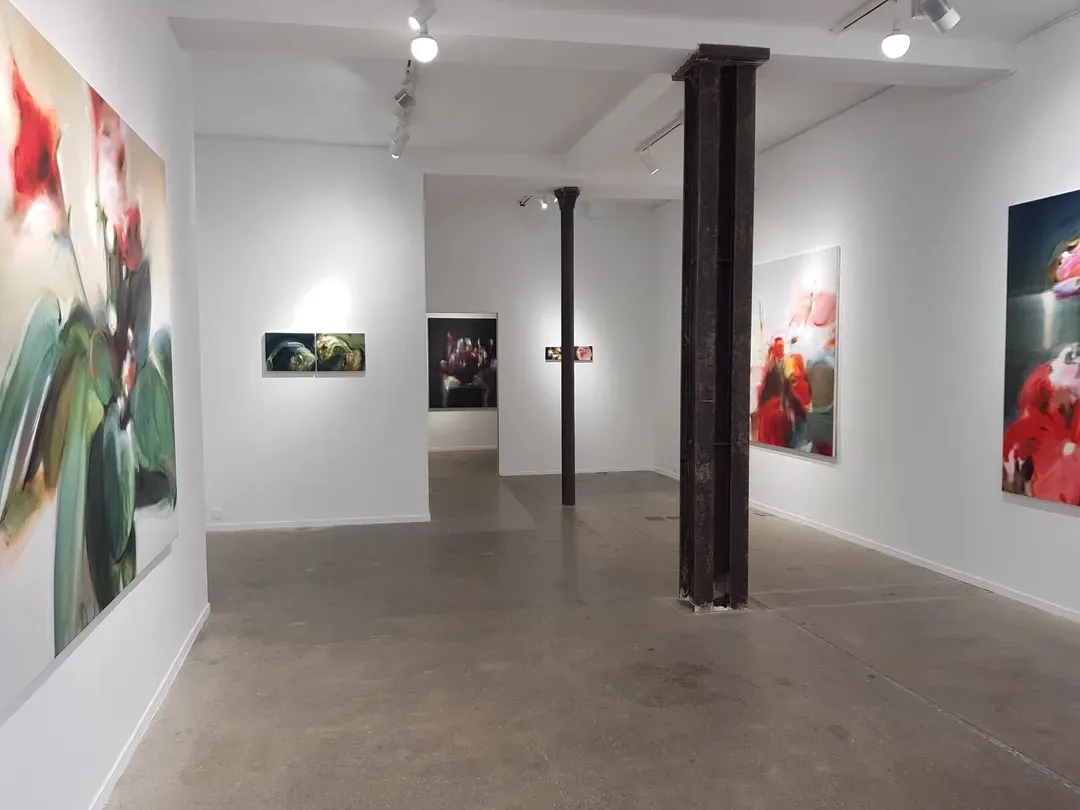 En plein coeur du trépidant quartier du marais, découvrez cette sublime galerie prête à accueillir votre showroom durant la Fashion Week parisienne! Sa belle vitrine sur rue vous offre une agréable lumière naturelle. De plus, son décor neutre laisse libre court à votre créativité! Showroom D