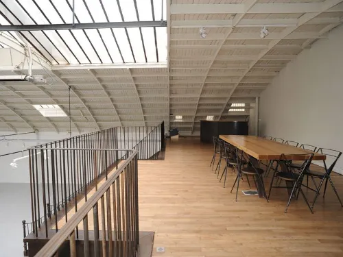 Espace Industriel Marais lease showroom