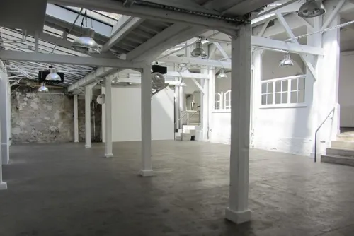 null showroom in Paris
