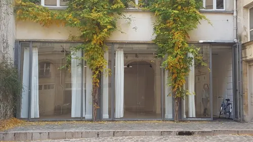 null showroom paris rent
