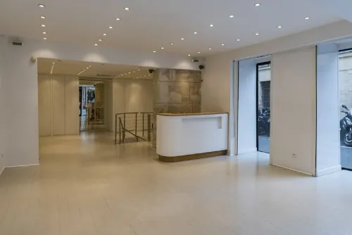 null showroom in Paris