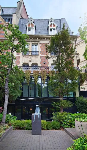 Maison Trocadéro showroom in Paris