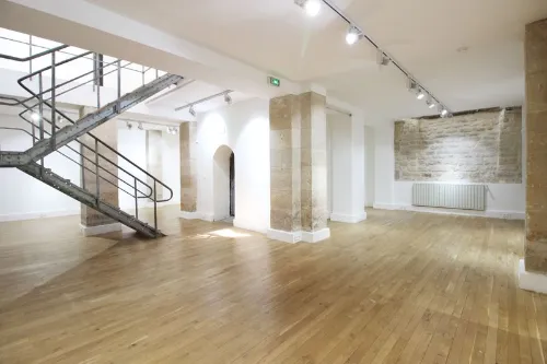 null lease showroom