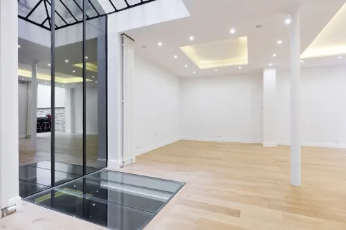 null showroom in Paris