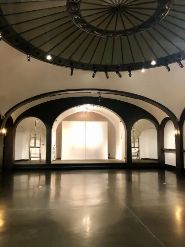 null showroom in Paris