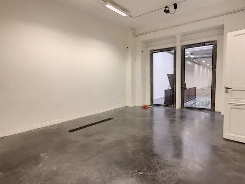 Le 5 showroom paris fashionweek