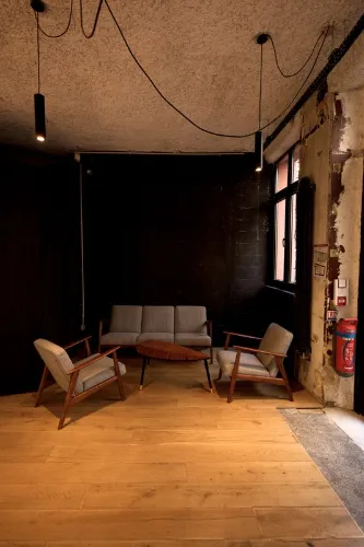 null rent showroom