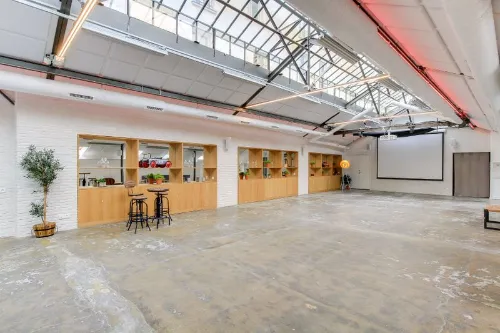 L' Entrepôt rent showroom