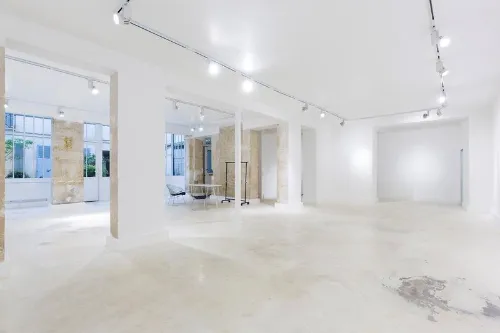 null showroom in Paris