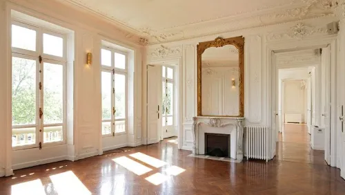 Le Triomphe rent showroom