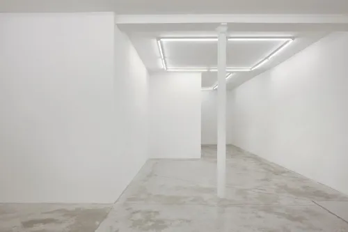 Showroom H lease showroom