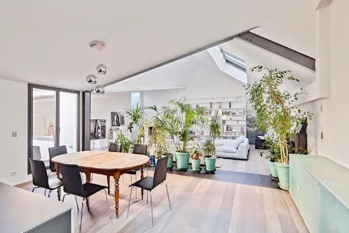 null showroom in Paris