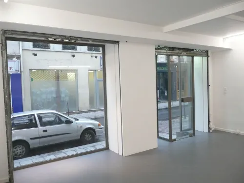 Showroom Commines storefront