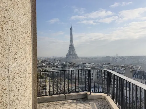 null showroom in Paris