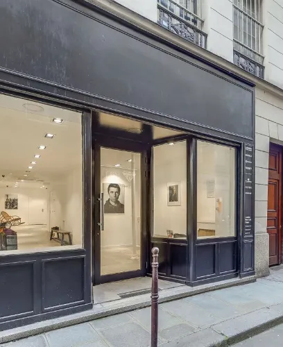 null showroom in Paris