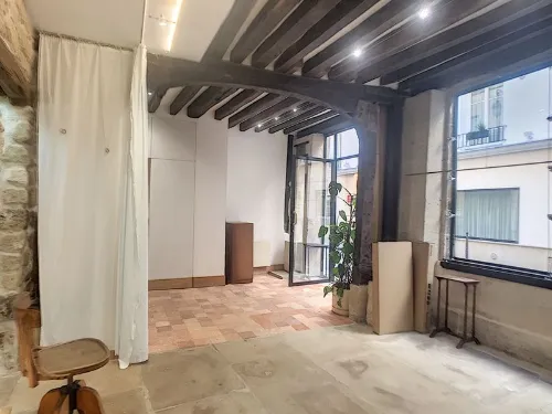 Le Petit Louis storefront