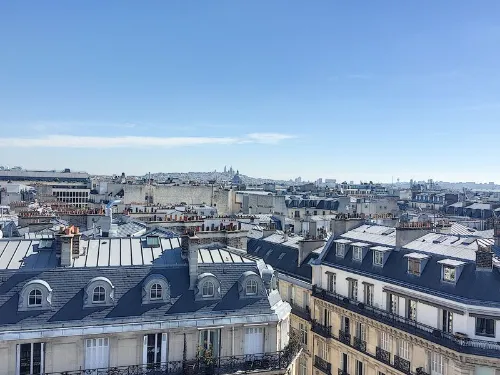 Le Georges rent showroom