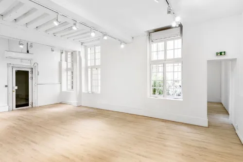 null rent showroom