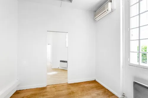 null lease showroom