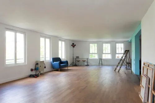 Studio 17 lease showroom