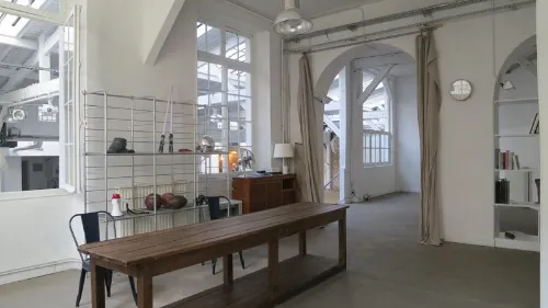 null lease showroom