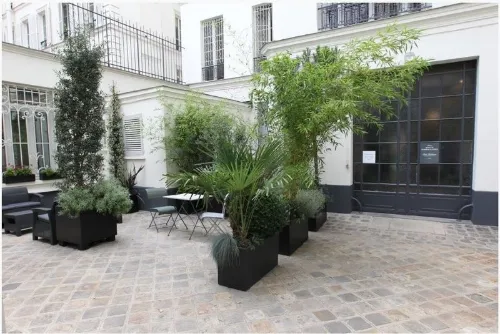 null showroom in Paris