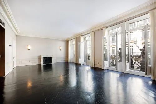 Le Marbeuf showroom in Paris
