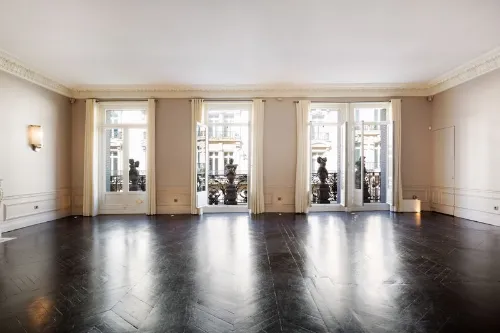 Le Marbeuf rent showroom