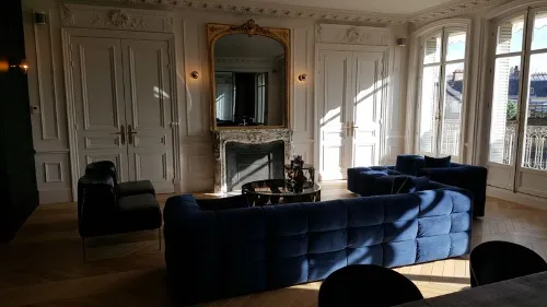 Le 21 lease showroom