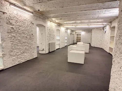 Louve showroom paris fashionweek lease