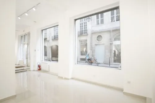Showroom Roxy storefront