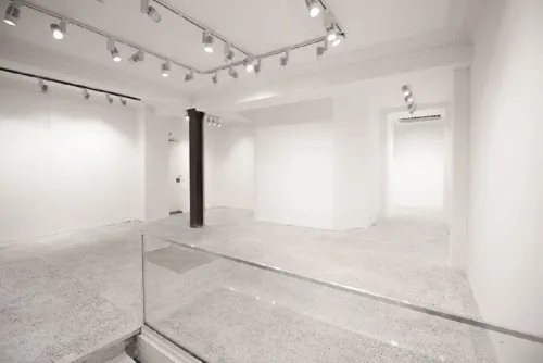 null lease showroom