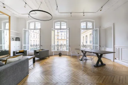 null showroom in Paris