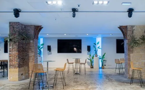 null rent showroom