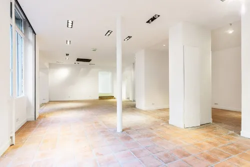 null lease showroom