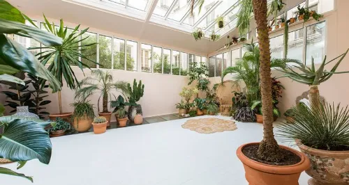 Le paradis 9 lease showroom