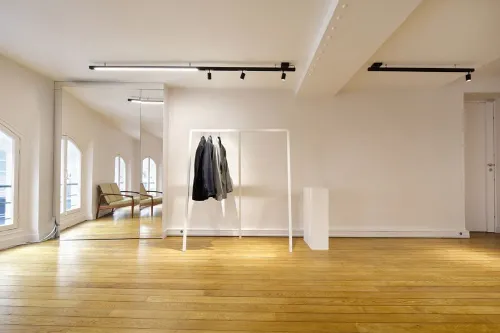 null rent showroom