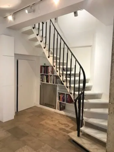 Showroom High lease showroom