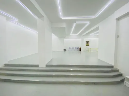 Showroom Baya storefront