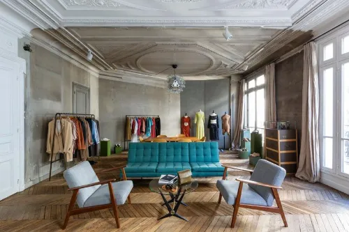 null showroom in Paris