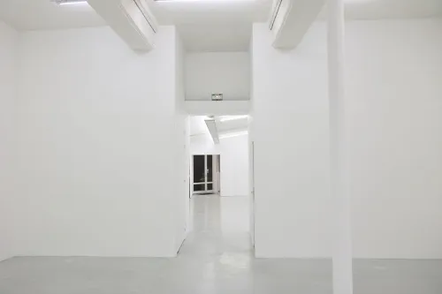 null lease showroom