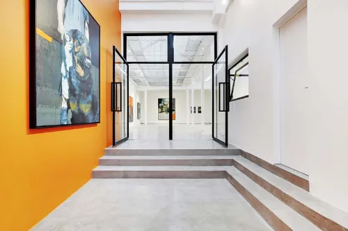 null lease showroom