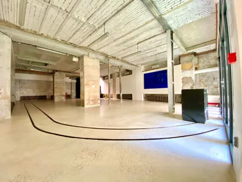 null showroom paris fashionweek lease