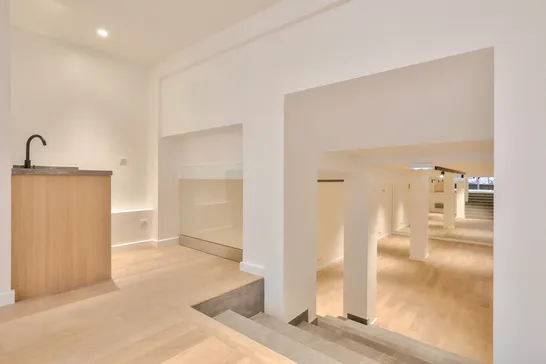 null rent showroom