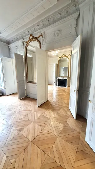 Le Triangle 300 Paris fashionweek rent