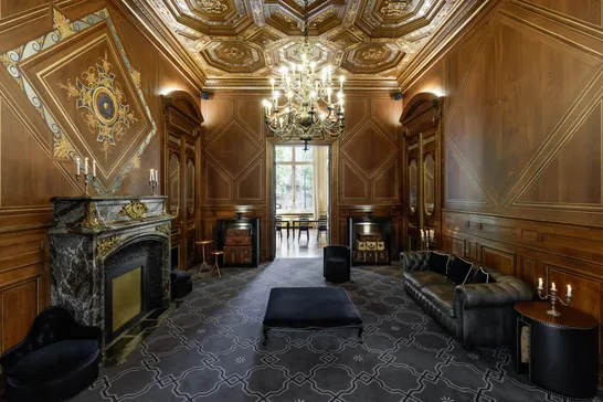 Les Salons Etoiles lease showroom