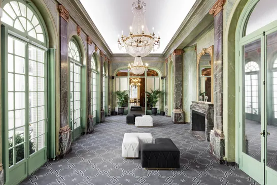 Les Salons Etoiles rent showroom