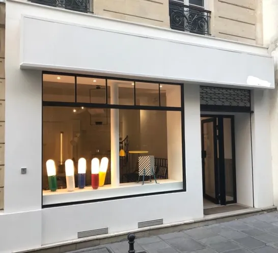 Showroom High rent showroom