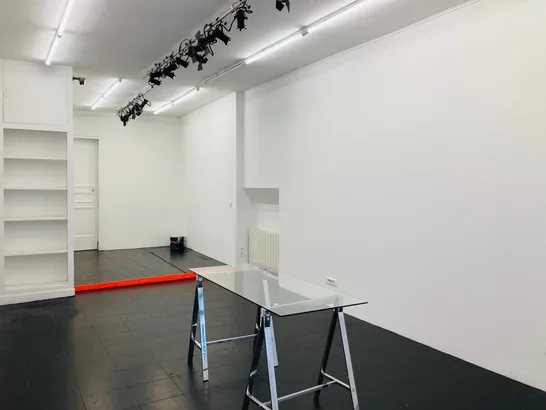 null rent showroom