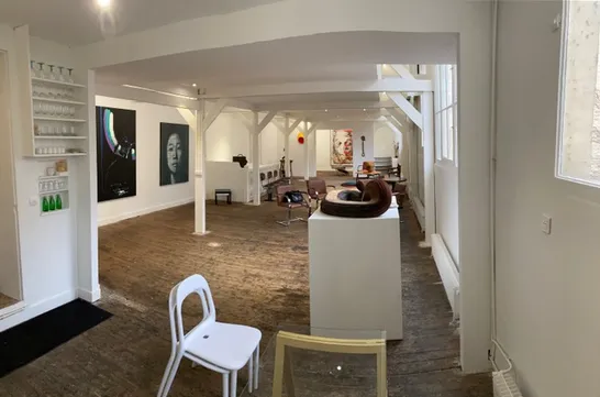 42 Varenne lease showroom